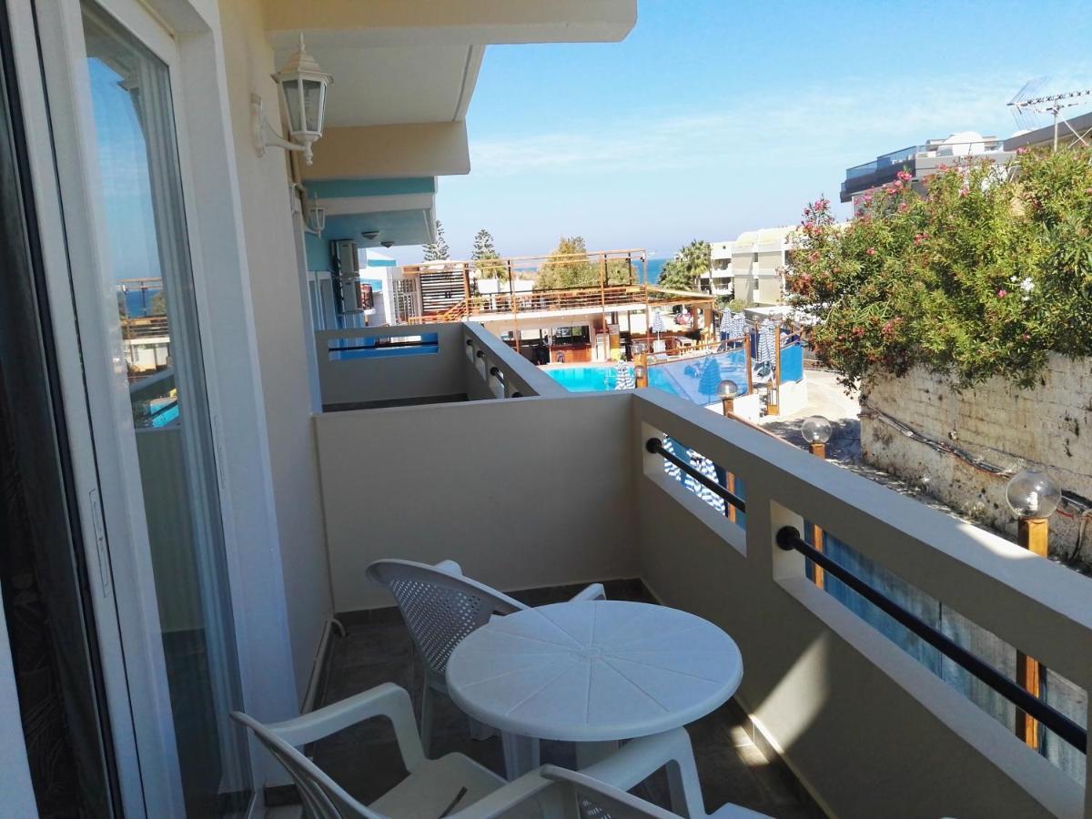 Epis Hotel Agia Marina エクステリア 写真