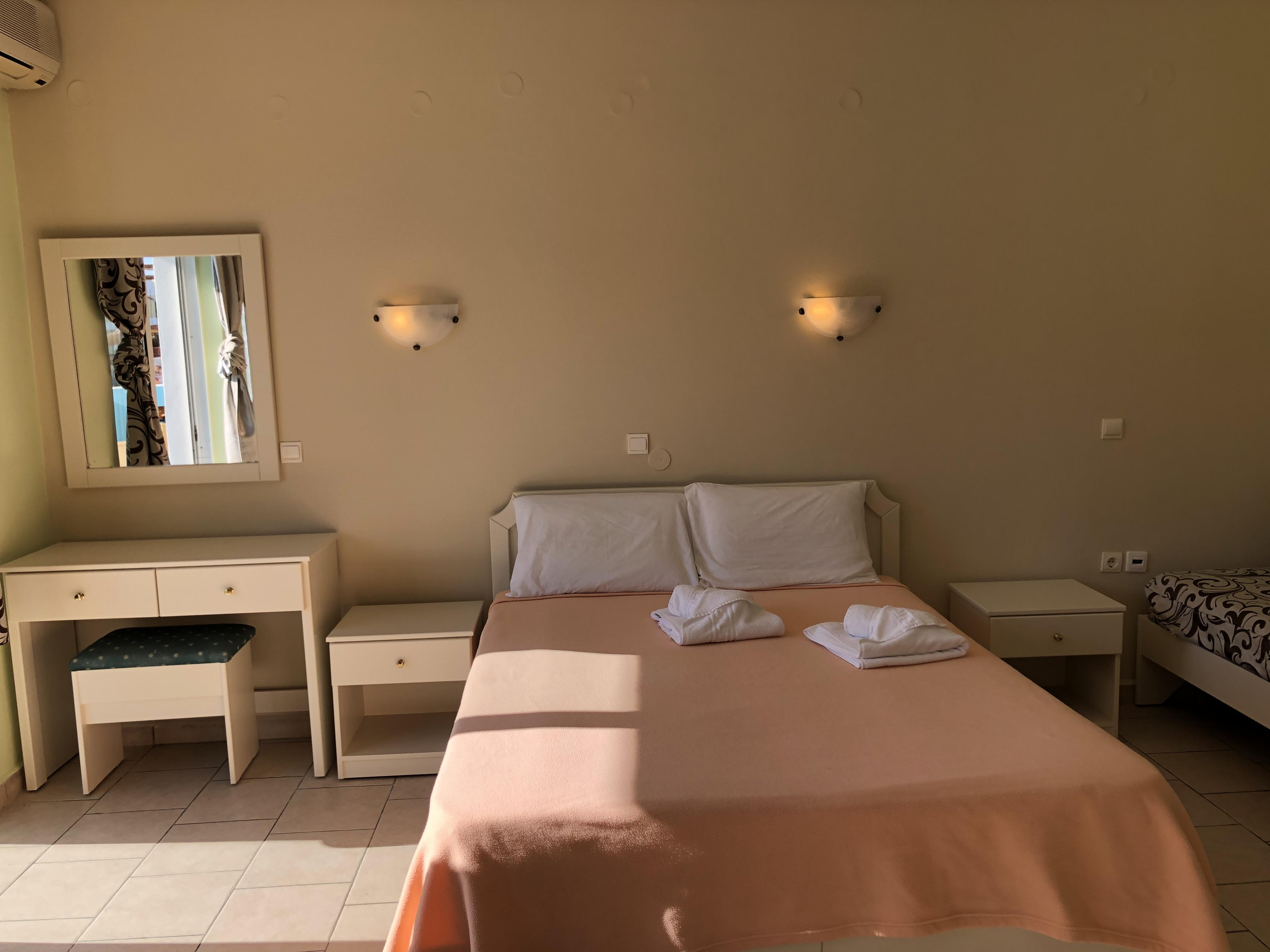 Epis Hotel Agia Marina エクステリア 写真