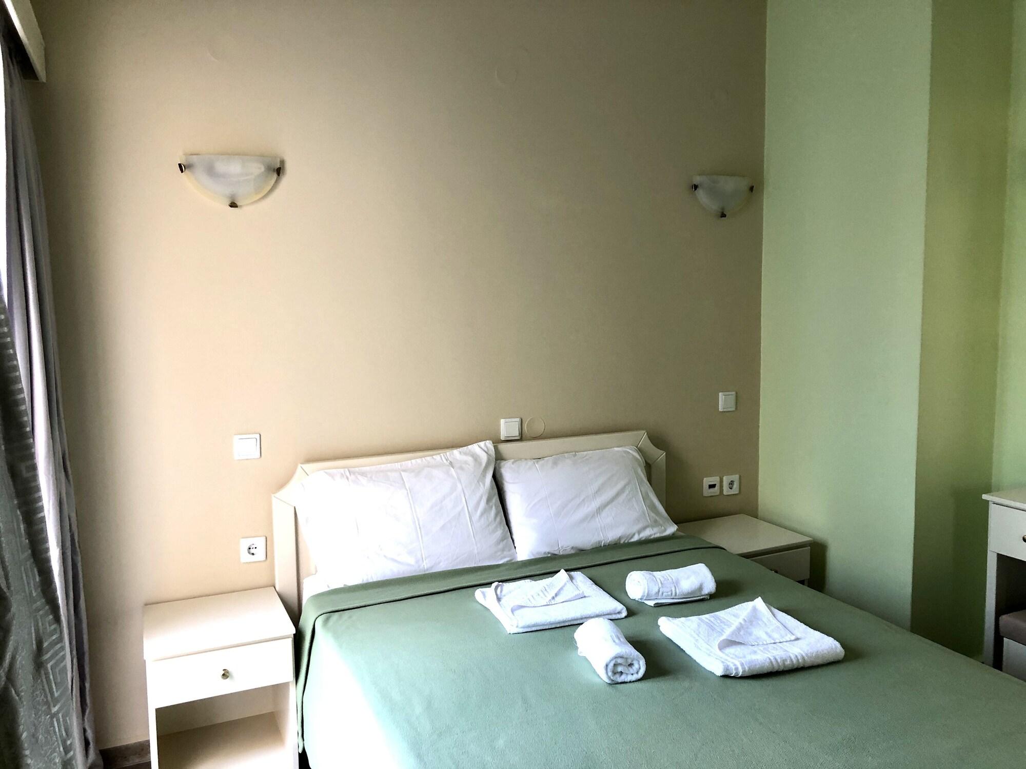 Epis Hotel Agia Marina エクステリア 写真