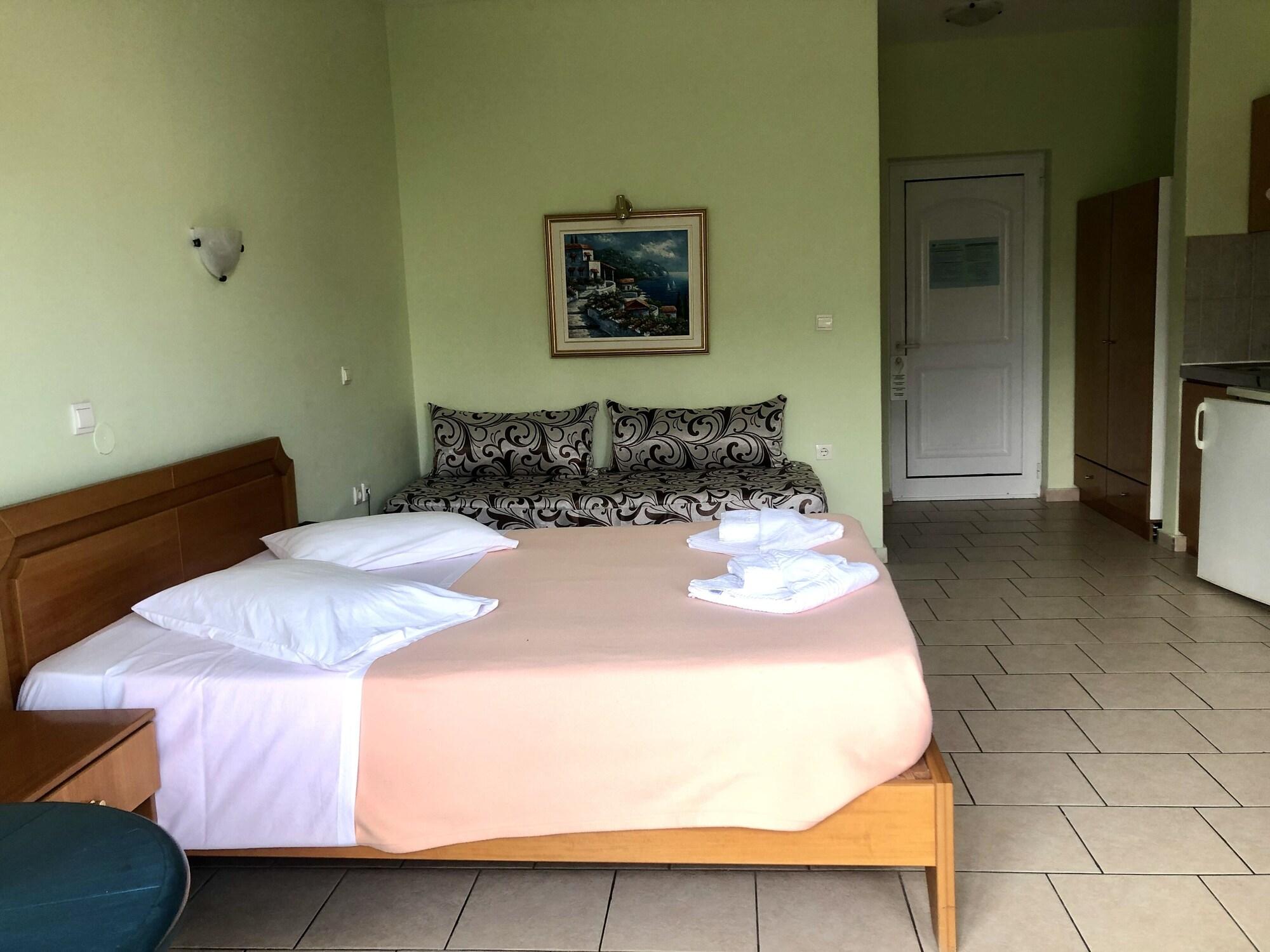 Epis Hotel Agia Marina エクステリア 写真