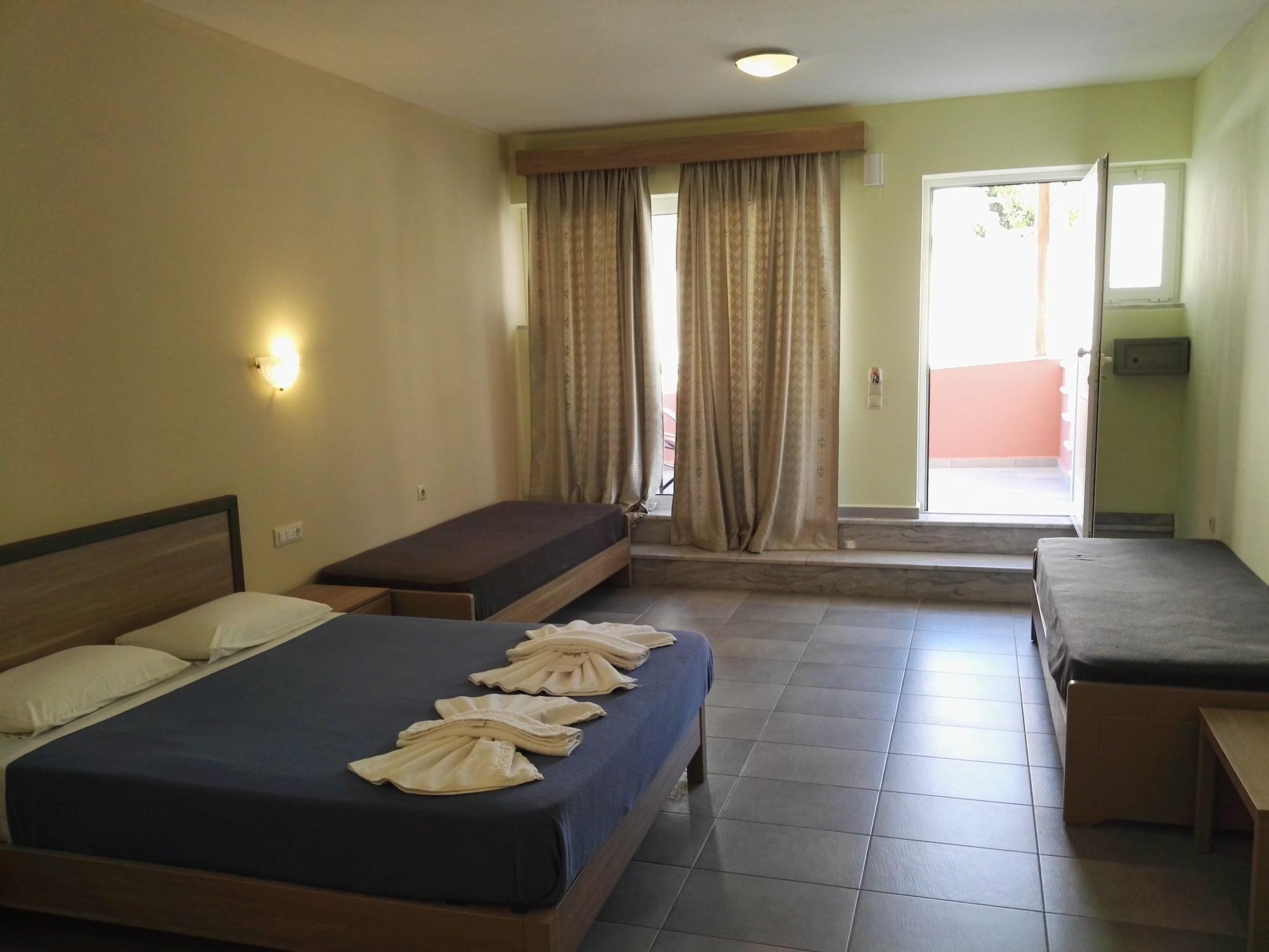 Epis Hotel Agia Marina エクステリア 写真