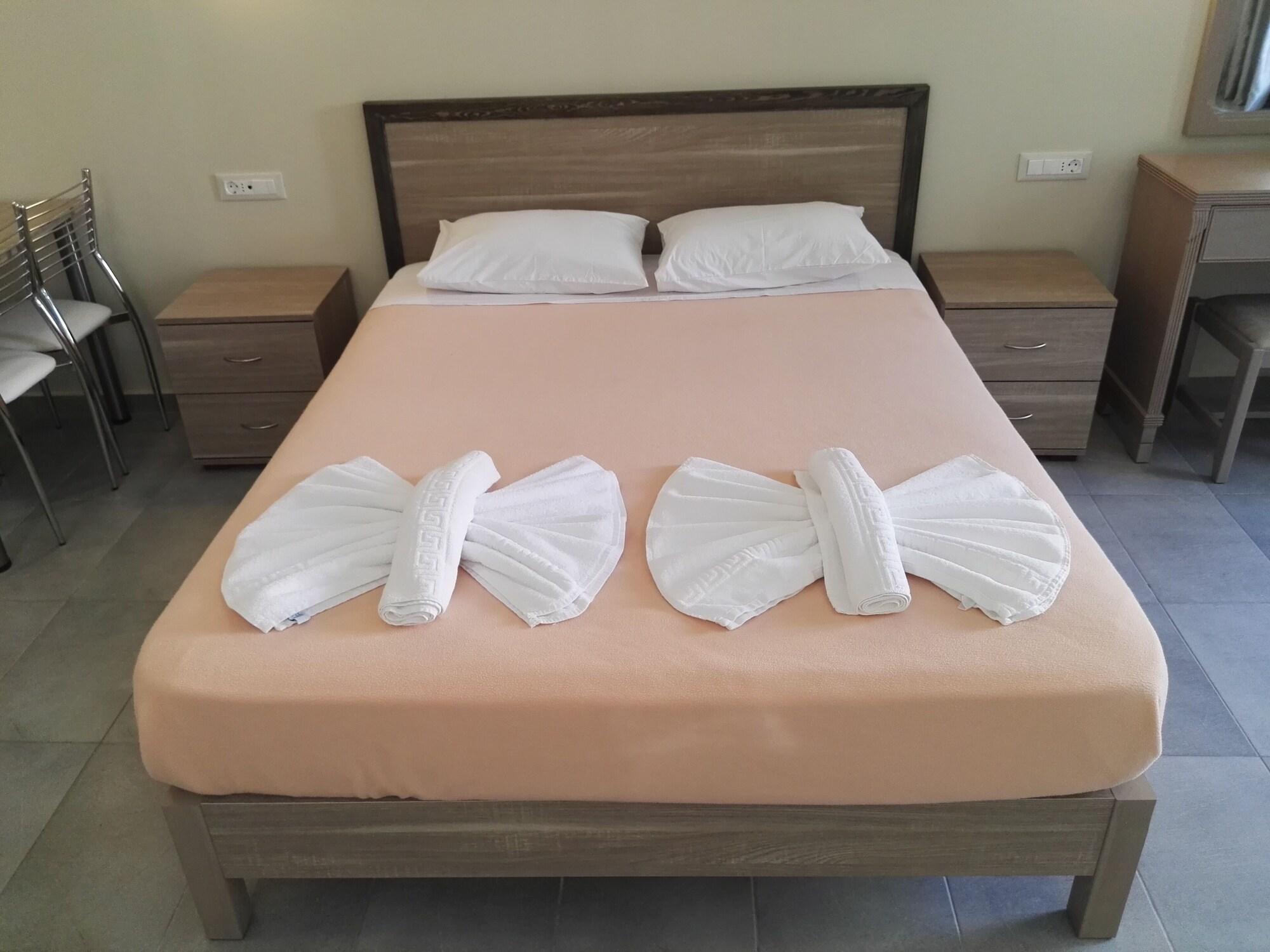 Epis Hotel Agia Marina エクステリア 写真