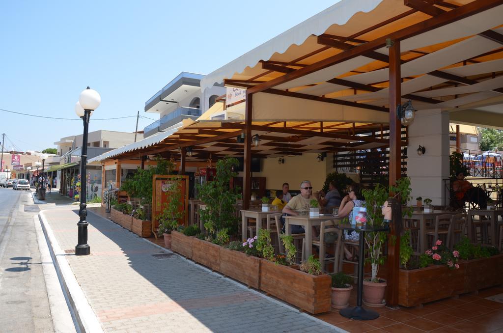 Epis Hotel Agia Marina エクステリア 写真