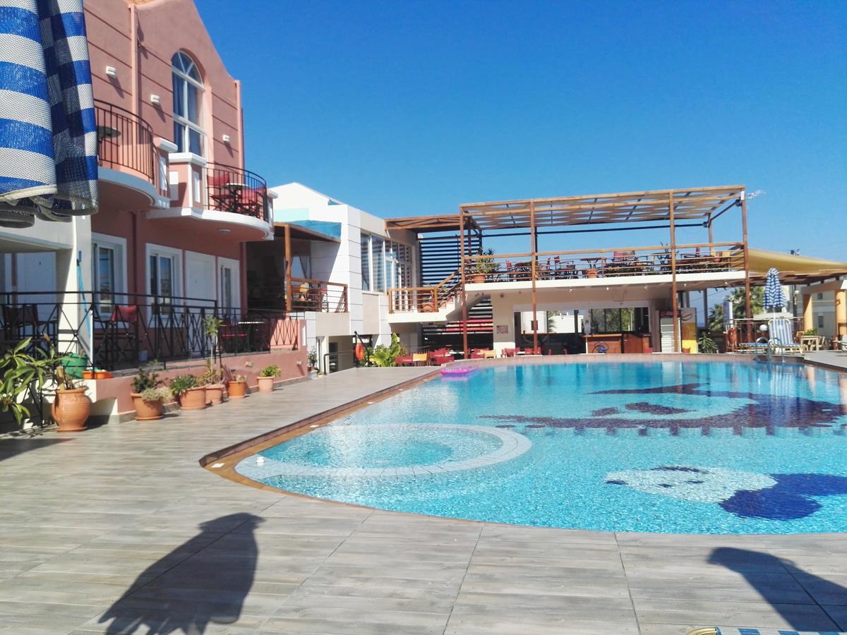 Epis Hotel Agia Marina エクステリア 写真