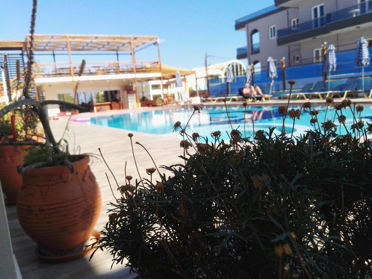 Epis Hotel Agia Marina エクステリア 写真