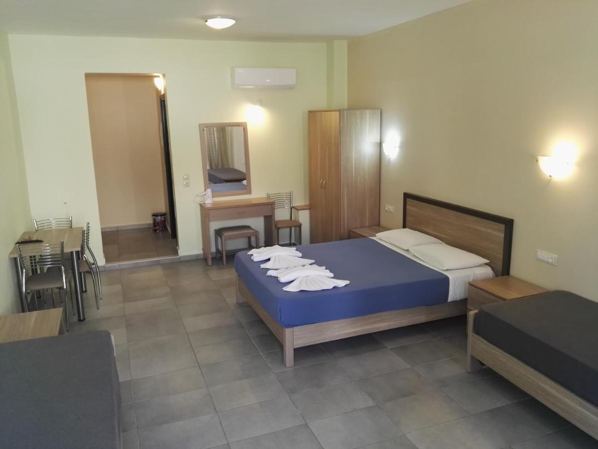 Epis Hotel Agia Marina エクステリア 写真