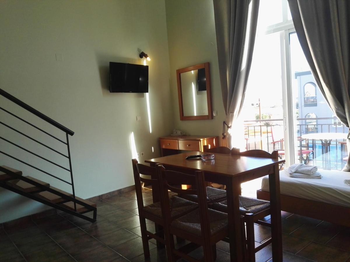 Epis Hotel Agia Marina エクステリア 写真