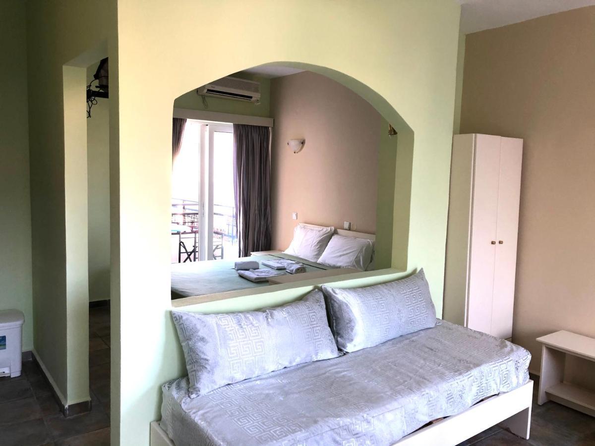 Epis Hotel Agia Marina エクステリア 写真
