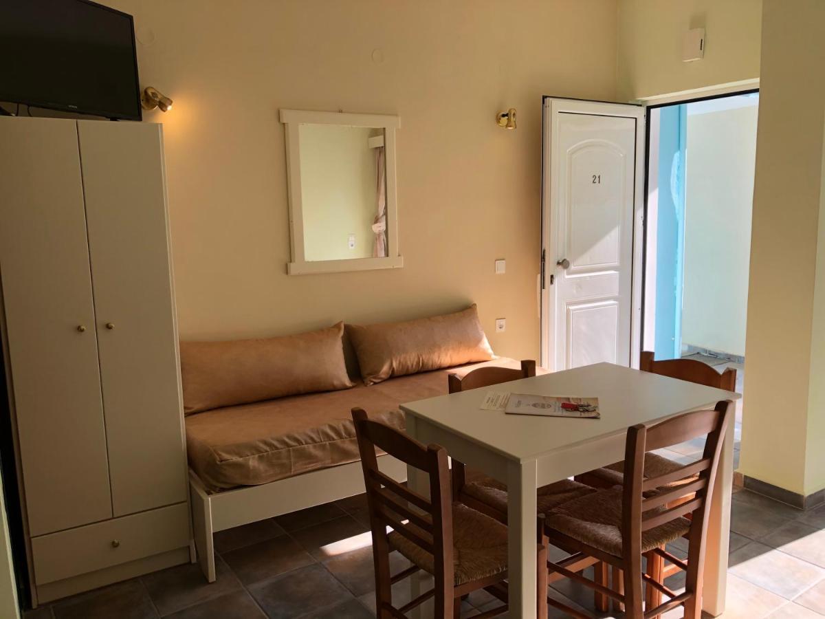 Epis Hotel Agia Marina エクステリア 写真