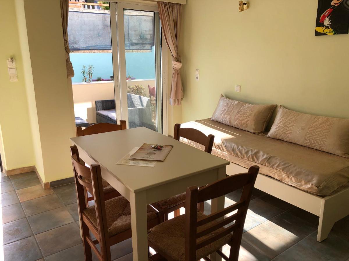 Epis Hotel Agia Marina エクステリア 写真