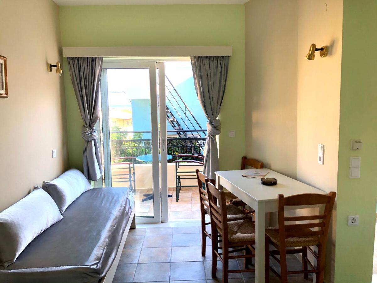 Epis Hotel Agia Marina エクステリア 写真